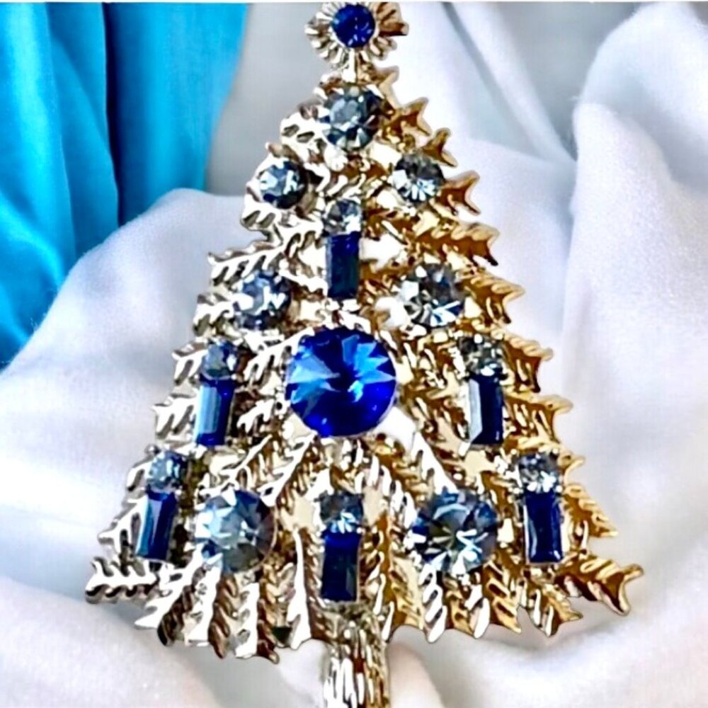 Christmas Tree Vintage Brooch Blue Round Rhinestones & Baguette Silvertone Metal